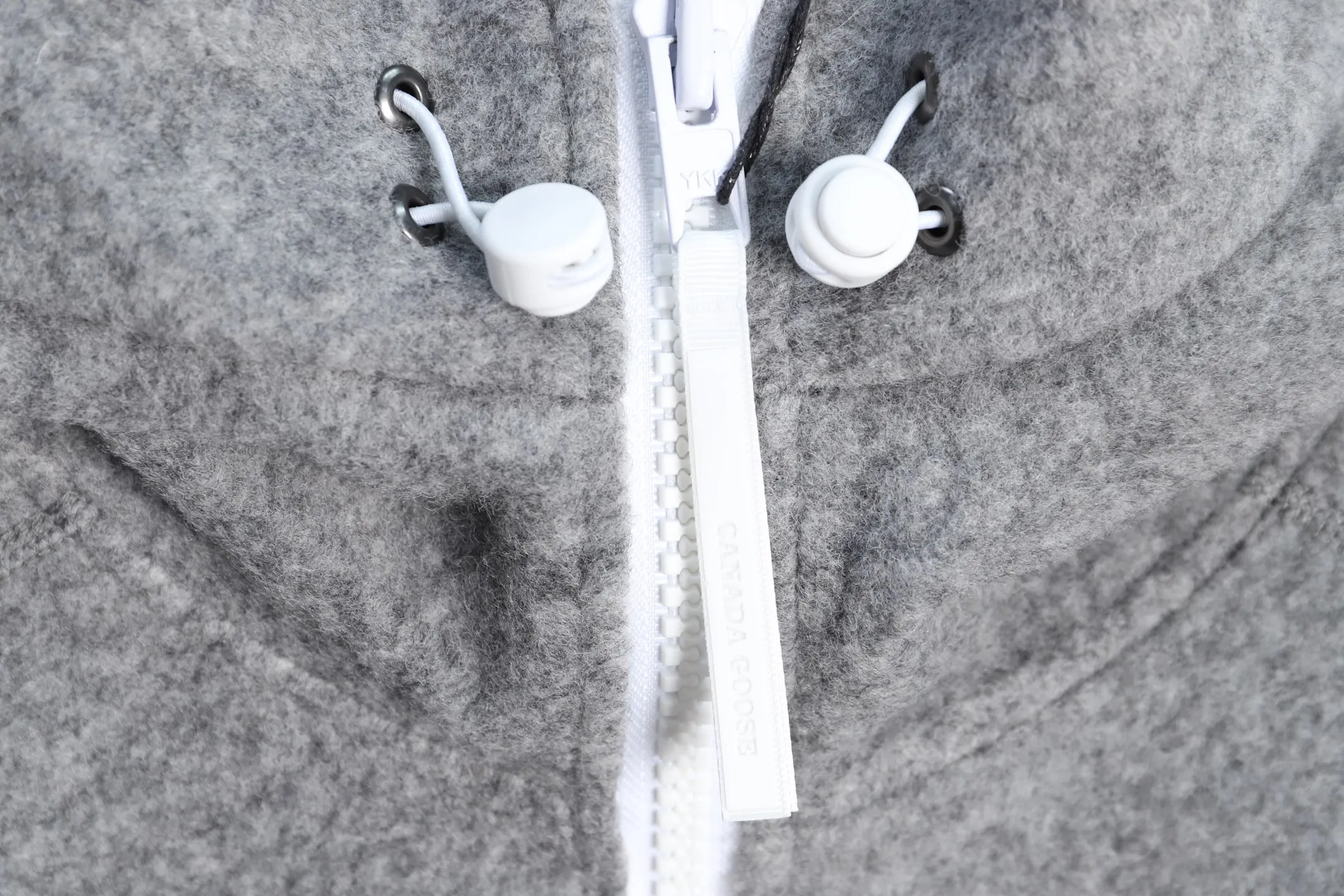 P720 Big Goose white label hooded cashmere sweatshirt Canada Goose Canada Goose SS22 Chilliwack Humanature 01 Logo patch zipper drawstring hooded fleece long-sleeved bomber jacket Exclusive customized wool fabric Only compared with ZP The popularity of this season’s new style does not need any elaboration. The fabric is warm and comfortable long plush and easy to put on and take off. The high-tech breathable space cotton liner makes the whole dress very stiff and at the same time soft, comfortable and lightweight. Breathable, soft, not sweaty, lightweight, stylish, and non-deformable. The iconic double-striped reflective strips are designed behind the collar and hood. No detail is missed. High-density goose badge. All threaded accessories are customized. Three colors to choose from. Each one is super western. The upper body effect is very high-end. The loose version is not bloated at all. It is quite fashionable. It can be said that it is a very unique design. This year's must-have style is the same for men and women🔥